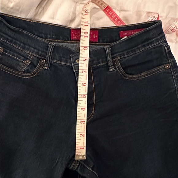 Bundle of jeans. Size 28. Two Paige jeans say 29 but fit like 28 - Picture 6 of 8